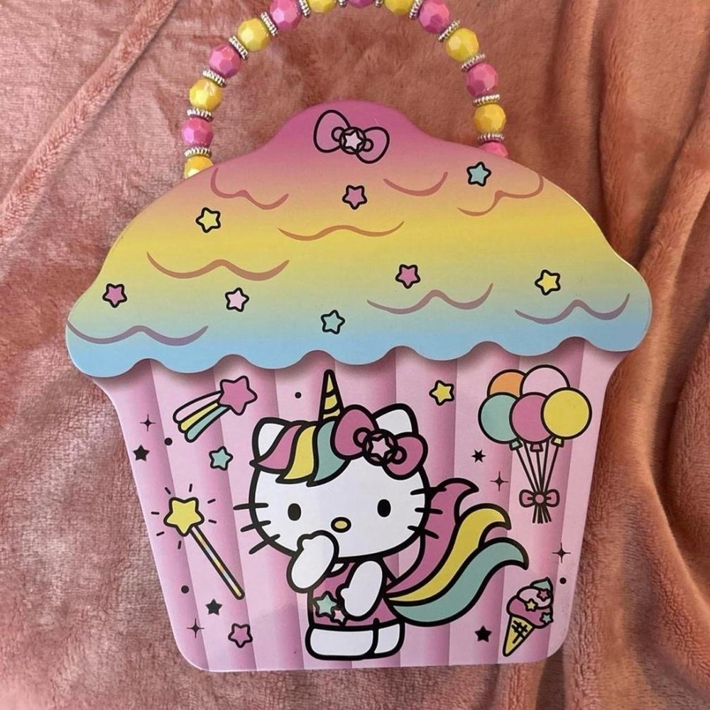 Hello Kitty Cupcake Storage Box - Picture 2 of 4